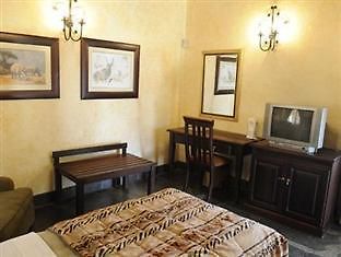 The Big Five Lodge Gaborone Exteriör bild